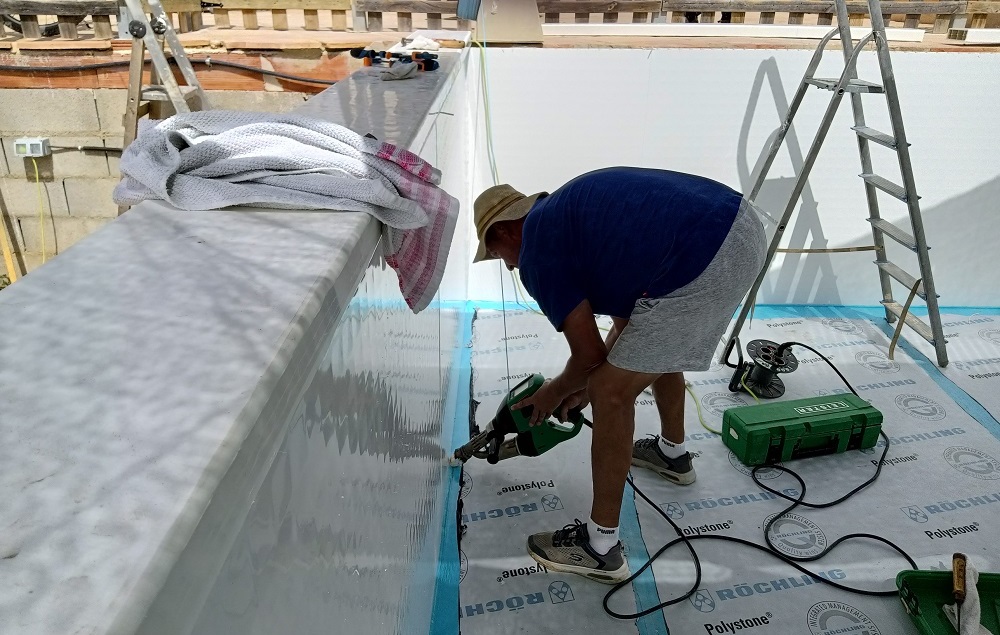 CONSTRUCCIÓN DE PISCINAS DE SUPERFICIE 